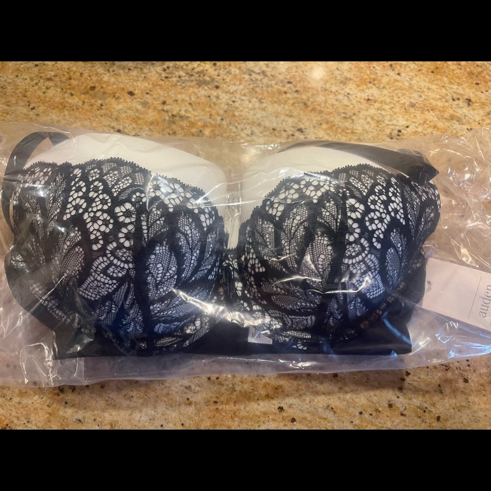 NWT Bra - Auden /Target 32DD
